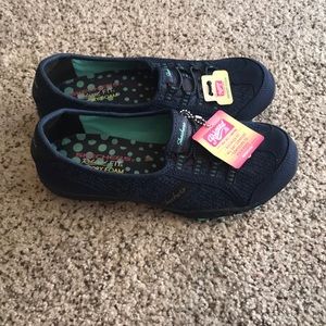 Sketchers Memory Foam Shoes